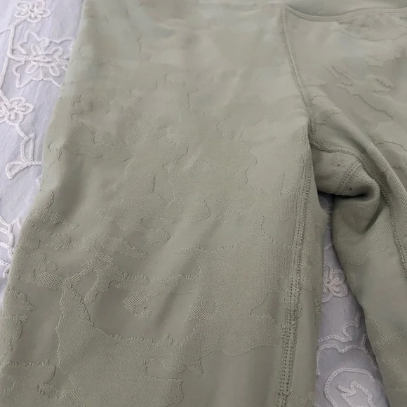 Mono B Green Leggings - Picture 3 of 4